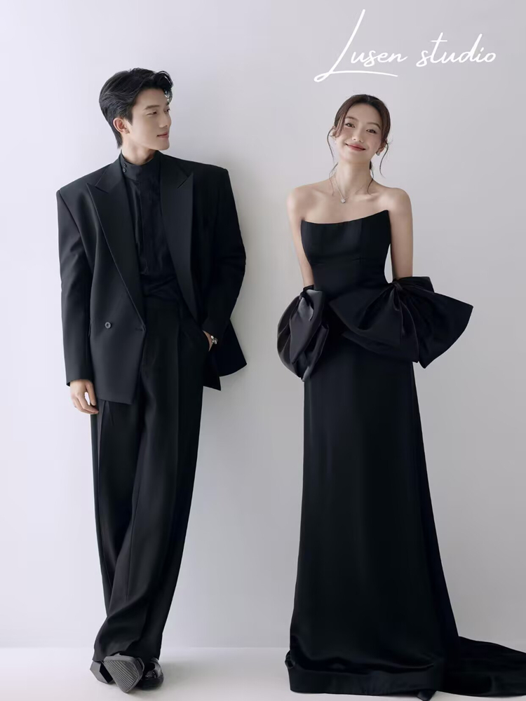 Photography Wedding - Vestido Hepburn Minimalista Preto Ombro a